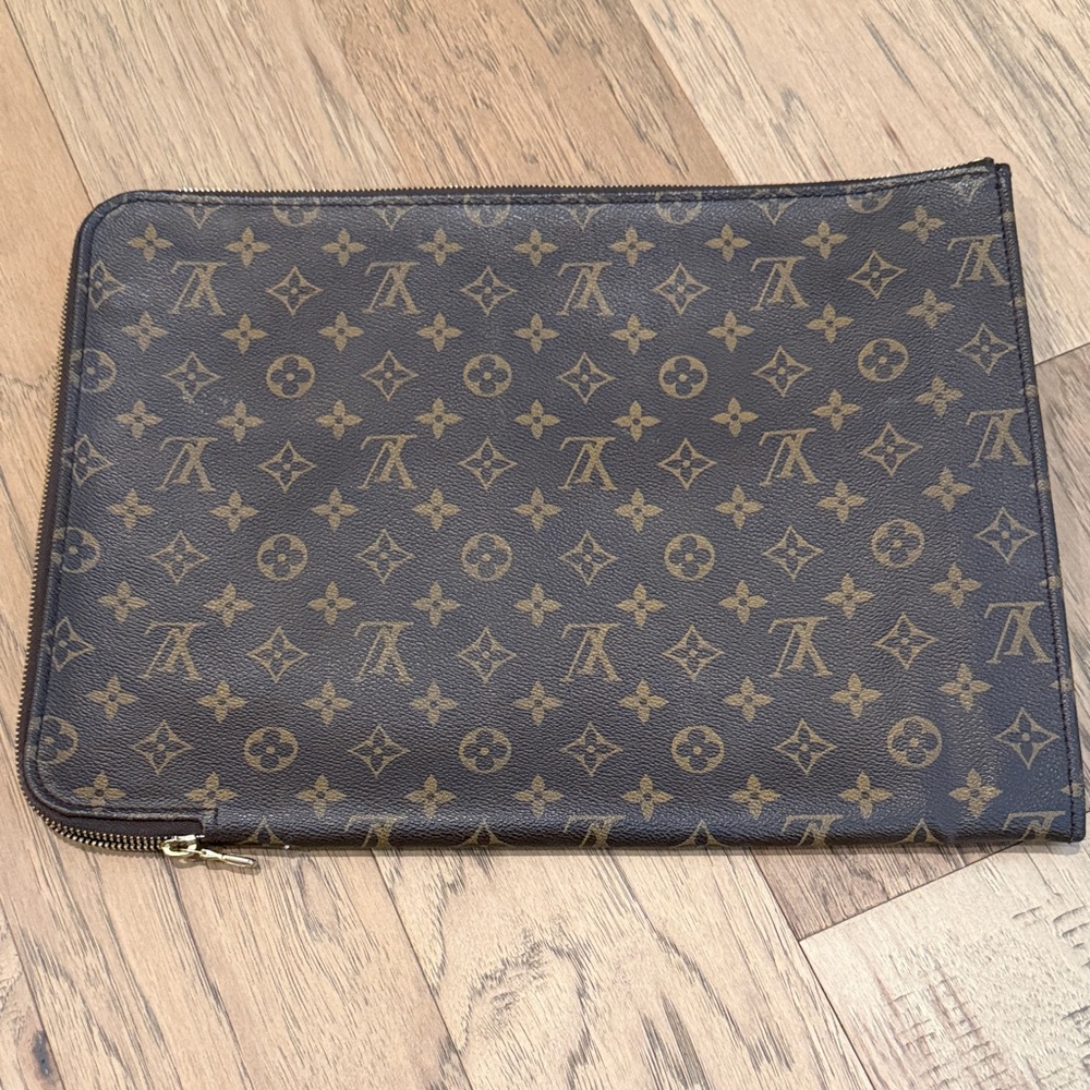 Louis Vuitton Monogram Laptop Sleeve in Brown